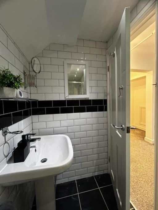 Lovely 5Br Home In Manchester. Close To The City Exteriér fotografie